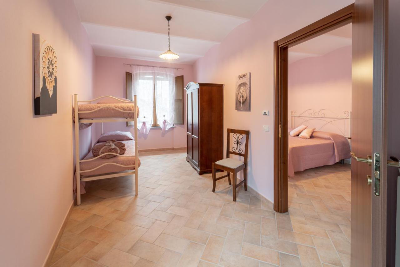 Albergo La Loggia Di San Martino กวลโด ตาดีโน ภายนอก รูปภาพ