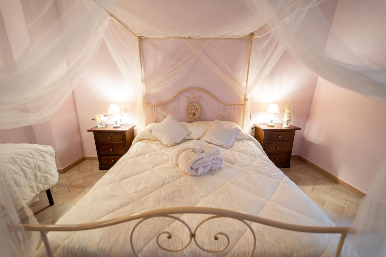Albergo La Loggia Di San Martino กวลโด ตาดีโน ภายนอก รูปภาพ