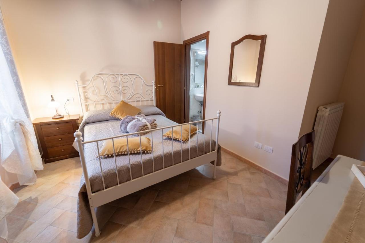 Albergo La Loggia Di San Martino กวลโด ตาดีโน ภายนอก รูปภาพ