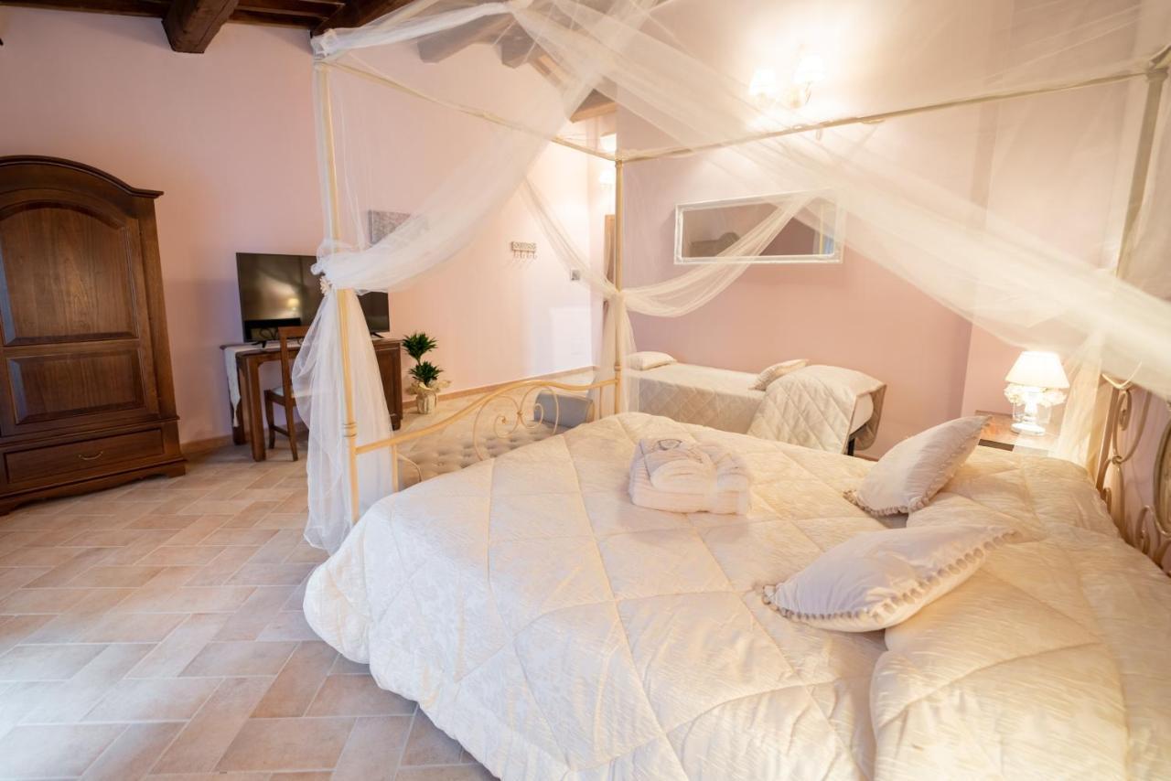 Albergo La Loggia Di San Martino กวลโด ตาดีโน ภายนอก รูปภาพ
