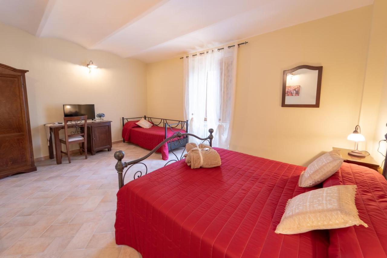 Albergo La Loggia Di San Martino กวลโด ตาดีโน ภายนอก รูปภาพ